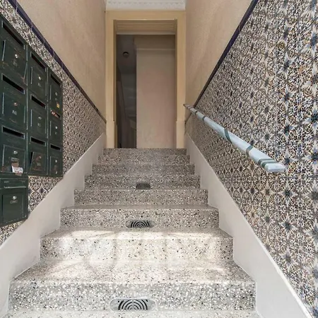 Safe House Apartment *